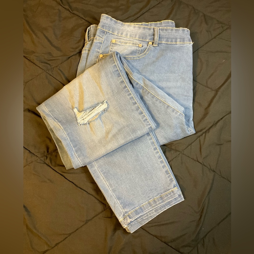 Brand new Ripped  Skinny jeans